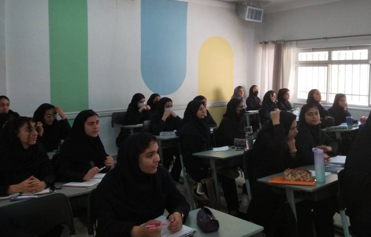عکس مصور از کلاس های پایه دهم ریاضی و انسانی 2