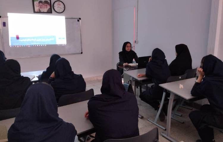 عکس مصور از کلاس های پایه دهم ریاضی و انسانی 3