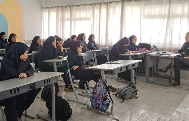عکس مصور از کلاس پژوهش و مشاوره پایه یازدهم 2