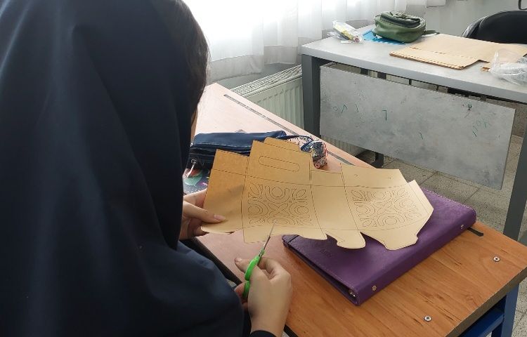 عکس مصور از کلاس پیپر گراف 1