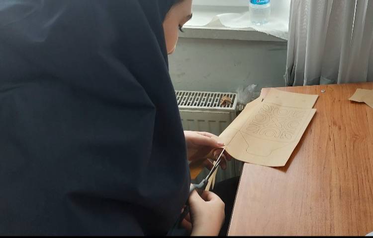 عکس مصور از کلاس پیپر گراف 2