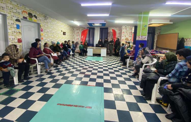 :عکس های اختتامیه ی پژوهش، پایه سوم 8