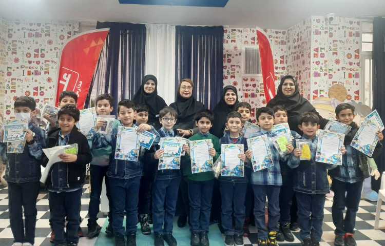 :عکس های اختتامیه ی پژوهش، پایه سوم