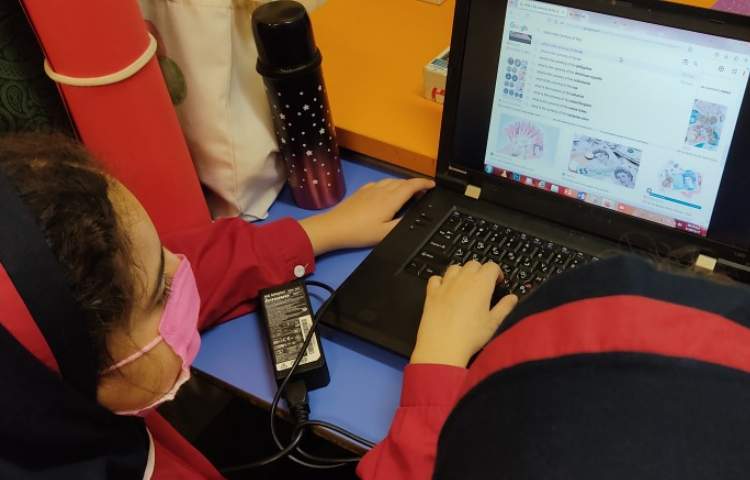 عکس و کلیپ هفته علوم زبان 2