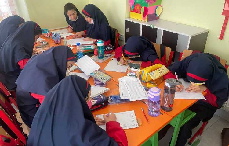 عکسHappy International Post Day practicing letter writing 3