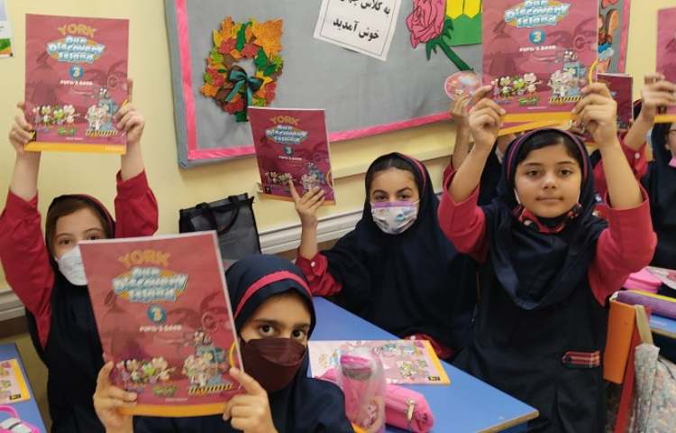 عکسNew books are here. Hooray! 4