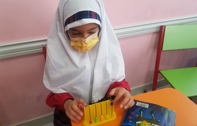 عکسmaths, practicing place values and using an abacus 4