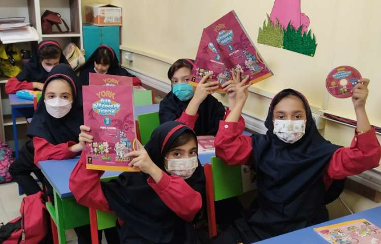 عکسNew books are here. Hooray!