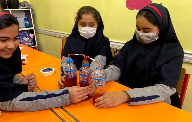 عکسdoing an experiment