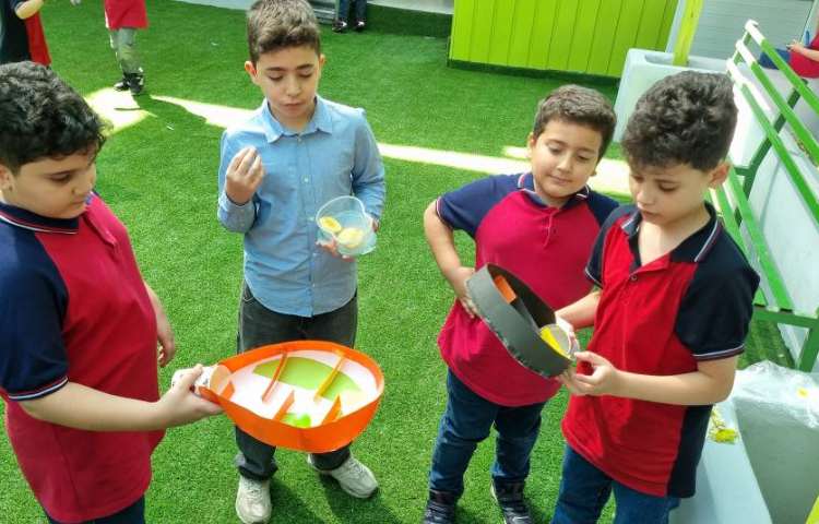 غوطه‌وری انگلیسی در حیاط مدرسه 3