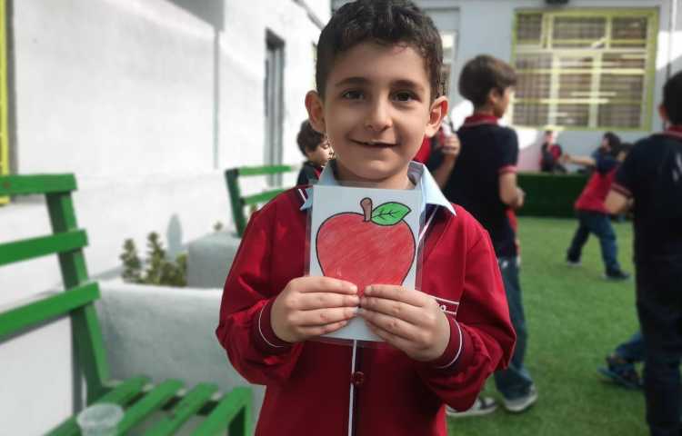 غوطه‌وری انگلیسی در حیاط مدرسه 4