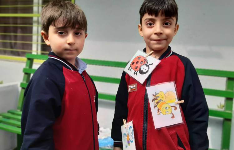 غوطه‌وری انگلیسی در حیاط مدرسه 6