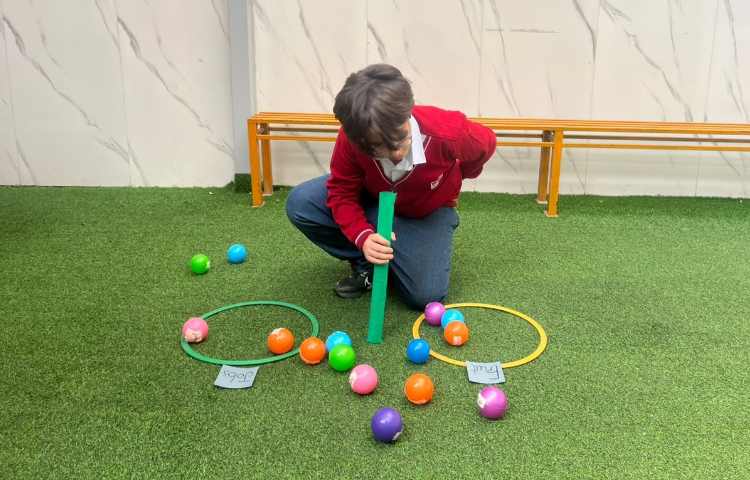 غوطه وری در زنگ تفریح توسط معلمین زبان 5