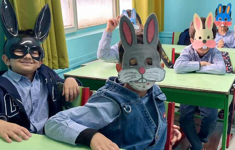 فارسی،مدرسه خرگوش ها