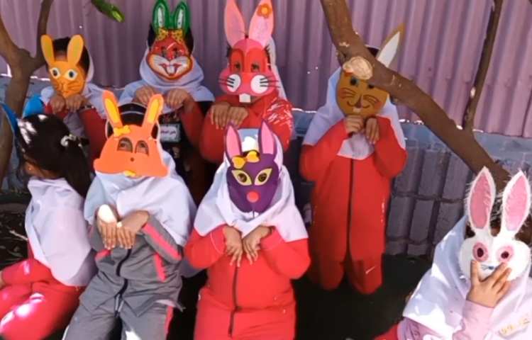 فارسی آموزش درس خرگوشها دانش آموزان پایه دوم دبستان پرتوعلوی 1