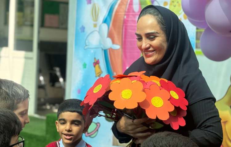فارسی: آموزش نگاره‌ی 4 و آشنایی با مدیر مدرسه 7