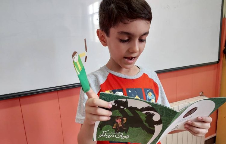 : فارسی، داستان‌گویی با عروسک‌های بند انگشتی با هدف افزایش خلاقیت و فن بیان 4