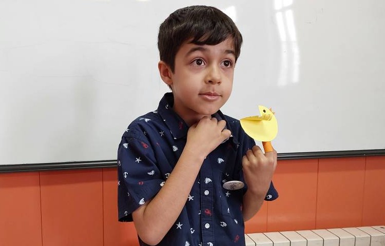 : فارسی، داستان‌گویی با عروسک‌های بند انگشتی با هدف افزایش خلاقیت و فن بیان 5