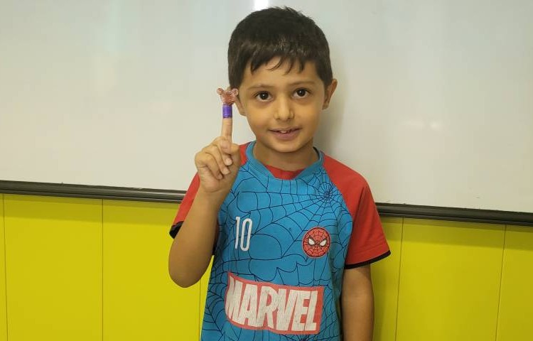 :فارسی، داستان‌گویی با عروسک‌های بند انگشتی 1