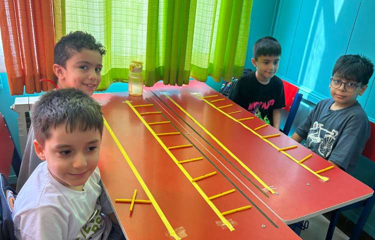 فارسی، دست ورزی با هدف آموزش خط زمینه