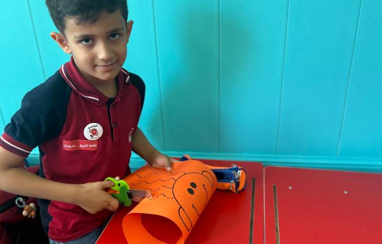 فارسی ، دست ورزی و آموزش کار با قیچی 4