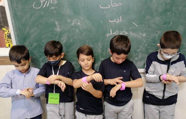 فارسی : دست ورزی و ساخت ساعت با پیشوند با 4