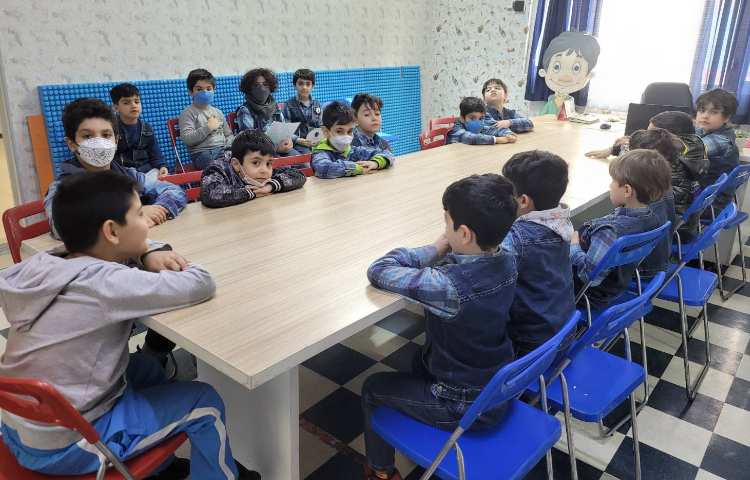 :فارسی، روانخوانی، خواندن کتاب داستان در کلاس بدون دیوار 5