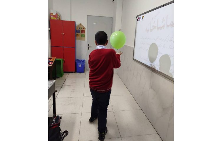 فارسی - روخوانی درس تماشاخانه در قالب بازی 4