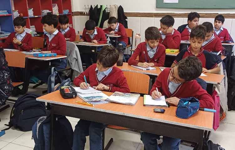 فارسی - روخوانی و خط کشیدن کلمات مهم و نوشتن در کلاس 4