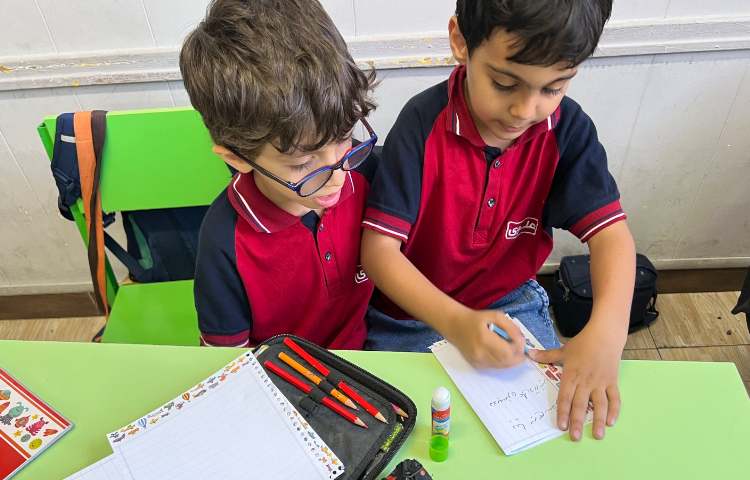 فارسی، زنگ خلاقیت، نوشتن و طراحی کتاب داستان 3