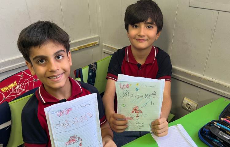 فارسی، زنگ خلاقیت، نوشتن و طراحی کتاب داستان 4