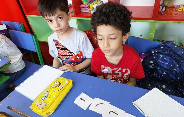 :فارسی، ساخت کلمات با استفاده از حروف در هم ریخته