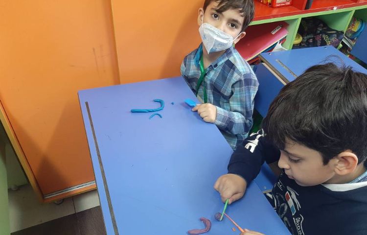 :فارسی، ساخت کلمات جدید با خمیر بازی، کلاس سیب 4