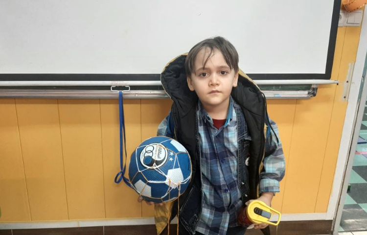 :فارسی، نشانه (ت)، کلاس توت فرنگی 2