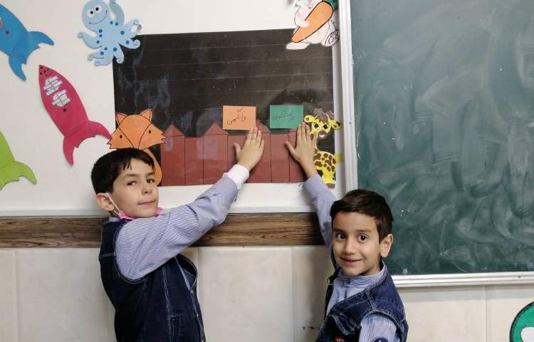 فارسی : نصب کلمات مهم چوپان درست کار توسط دانش آموزان 1