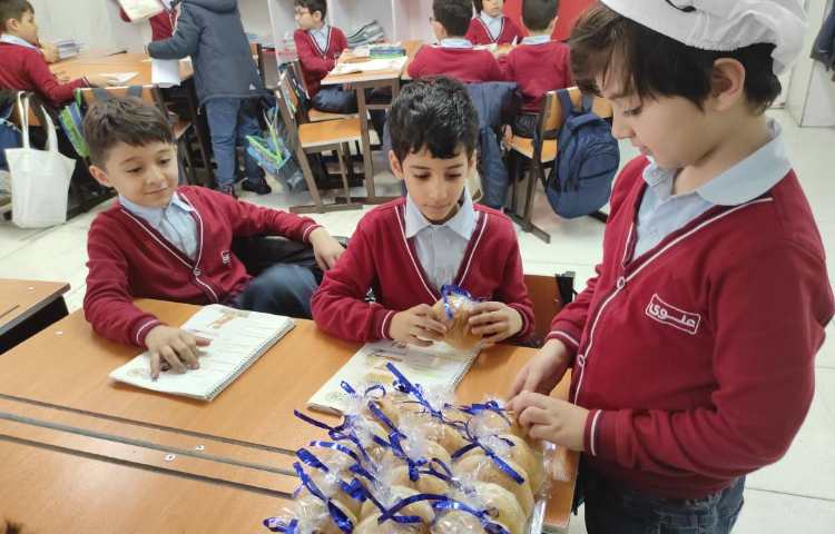 فارسی نمایش درس دوستان ما