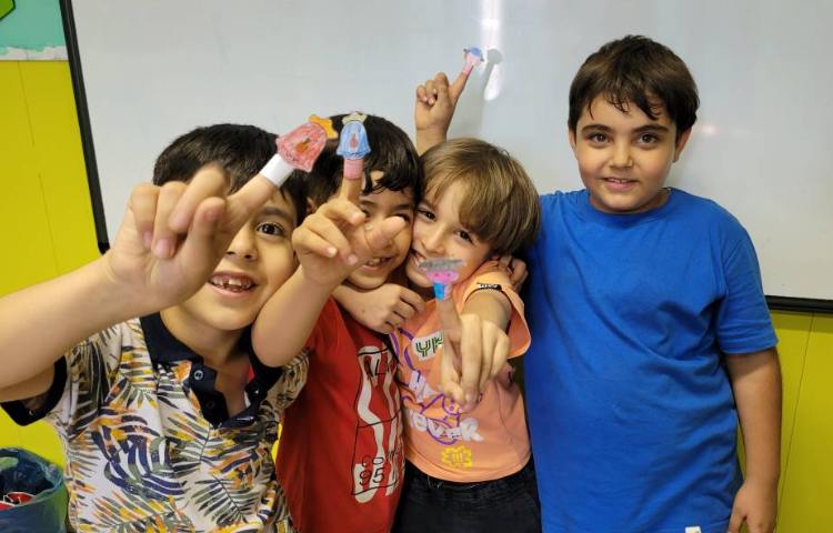 : فارسی، نمایش عروسک انگشتی خلاق توسط گروه ها 4