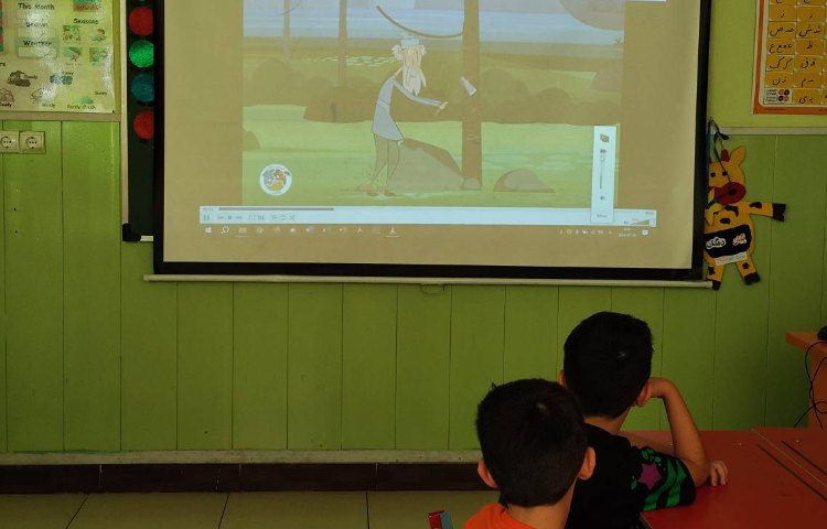 : فارسی پرلز، تماشای انیمیشن (ضرب المثل دوستی خاله خرسه)