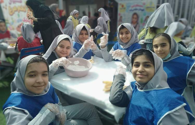 فستیوال تخم مرغ و پنکیک های رنگی 1