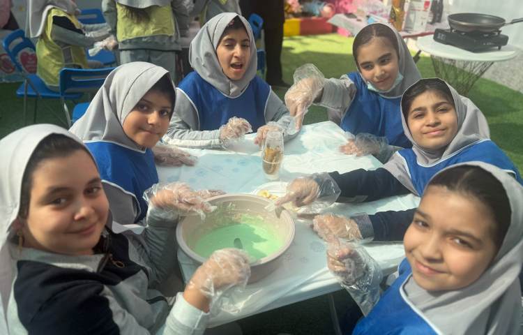 فستیوال تخم مرغ و پنکیک های رنگی 14
