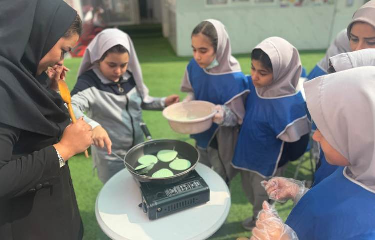 فستیوال تخم مرغ و پنکیک های رنگی 9