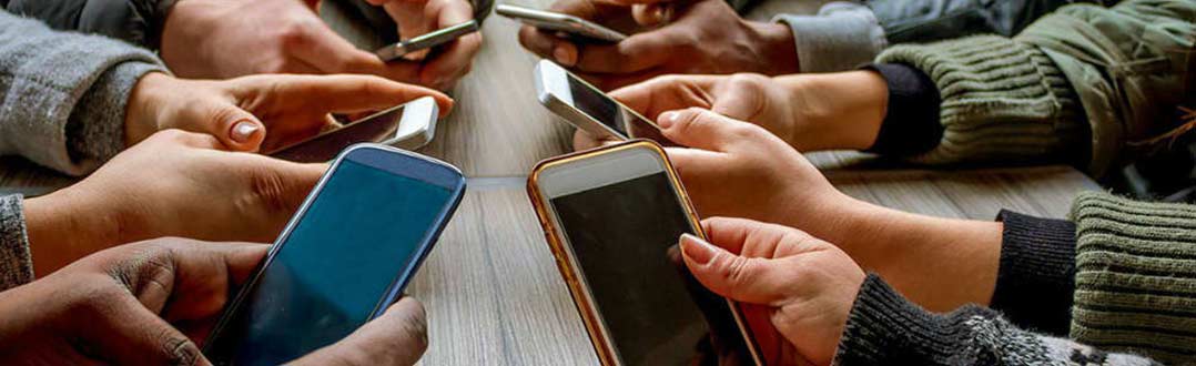 تأثیرات فضای مجازی بر دانش‌آموزان