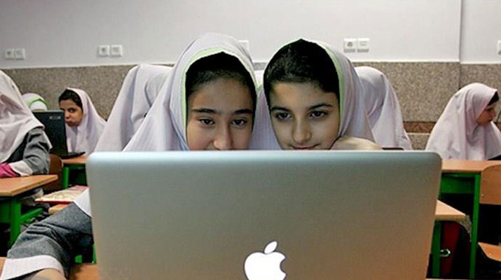تأثیرات فضای مجازی بر دانش‌آموزان