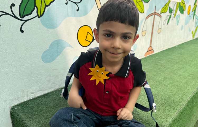 فعالیت:تمرین سلام کردن و وصل کردن خورشید نمدی به لباس