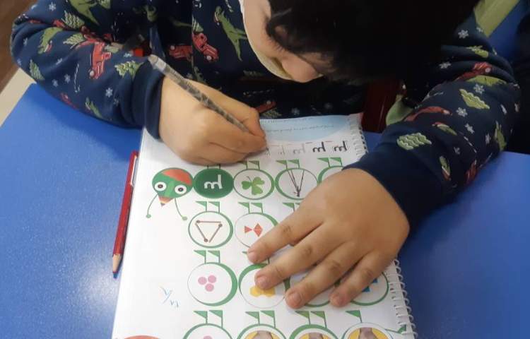 فعالیتهای آموزشی پایه اول دبستان 8