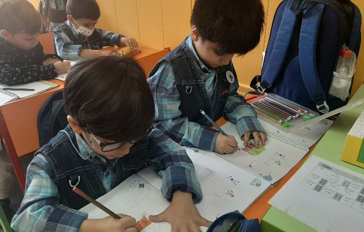 :فعالیتهای درسی هفته اول کلاس توت فرنگی 4