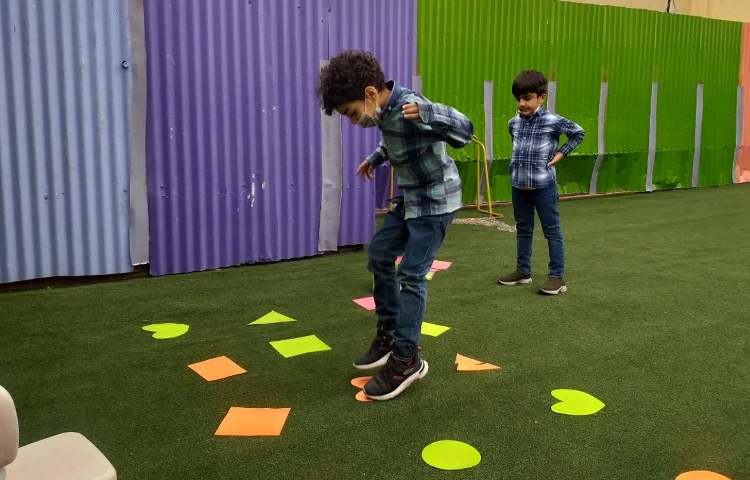 فعالیتهای شاد بدون کیف زبانی پیش دبستان علوی 6