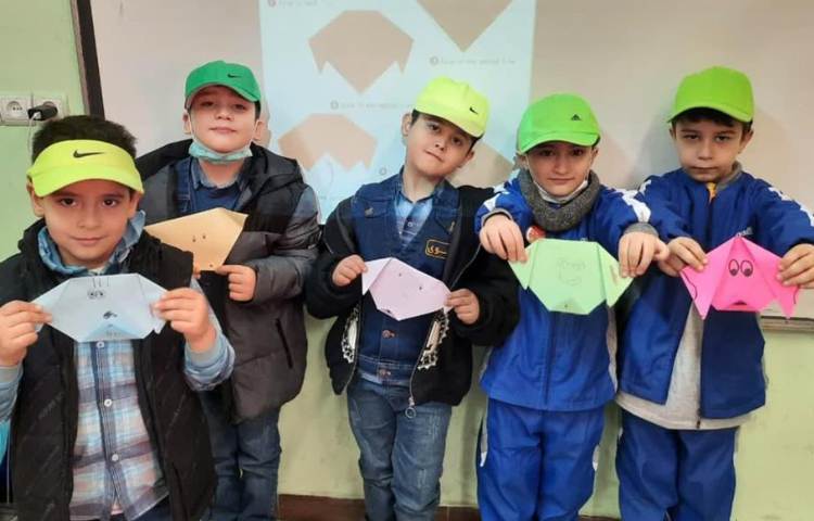 فعالیتهای مهیج و شاد هفته ملی علوم دبستان علوی