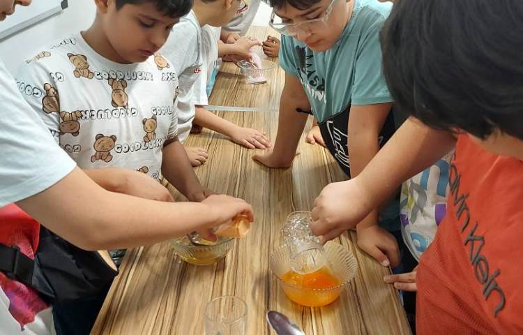 فعالیت آشپزی ( درست کردن دسر) 3