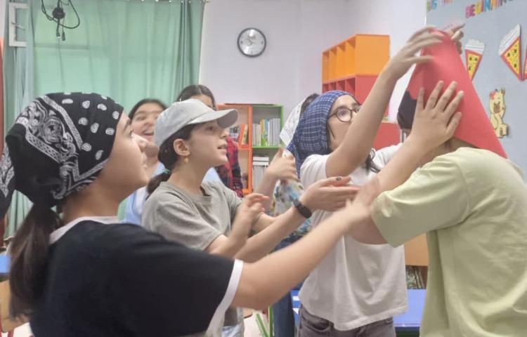 فعالیت - Game (Guessing the words) - استیج Freer practice. 1